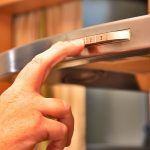 Dunstabzugshaube in der Kueche, die angeschlossen werden soll