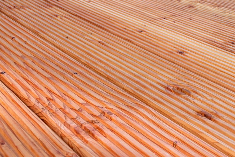 Terrassendielen aus Holz zum Verlegen